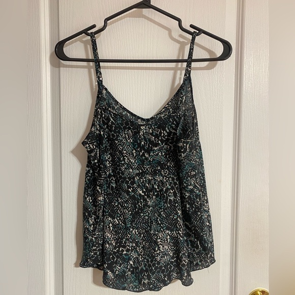 Aritzia Wilfred Silk Snake Skin Camisole Lightweight Summer Tank Size Medium - Picture 6 of 8